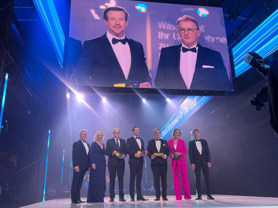 20231110_BILD_Preisverleihung_EY_EOY_Award_Sieger_2023_Bentley_InnoMed.JPG