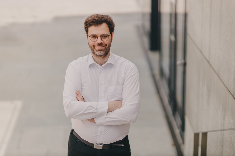 Porträtbild von Dr. Christoph Zrenner