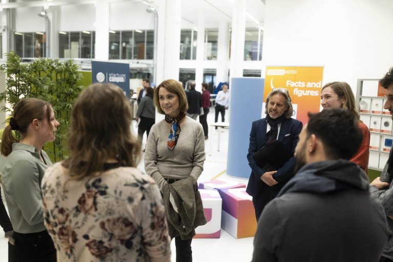 Wissenschaftministerin Studenten en