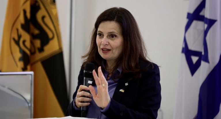 Carmela Shamir