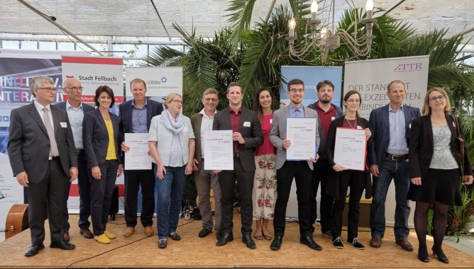 Group picture of the award winners, the host Dr. Klaus Eichenberg and Dr. Steffen Hüttner, Lord Mayor Gabriele Zull and the laudator Dr. Dirk Biskup, as well as Dr. Christina Blanken.