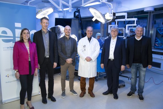 Gruppenbild Einschnitte Einblicke 23 online